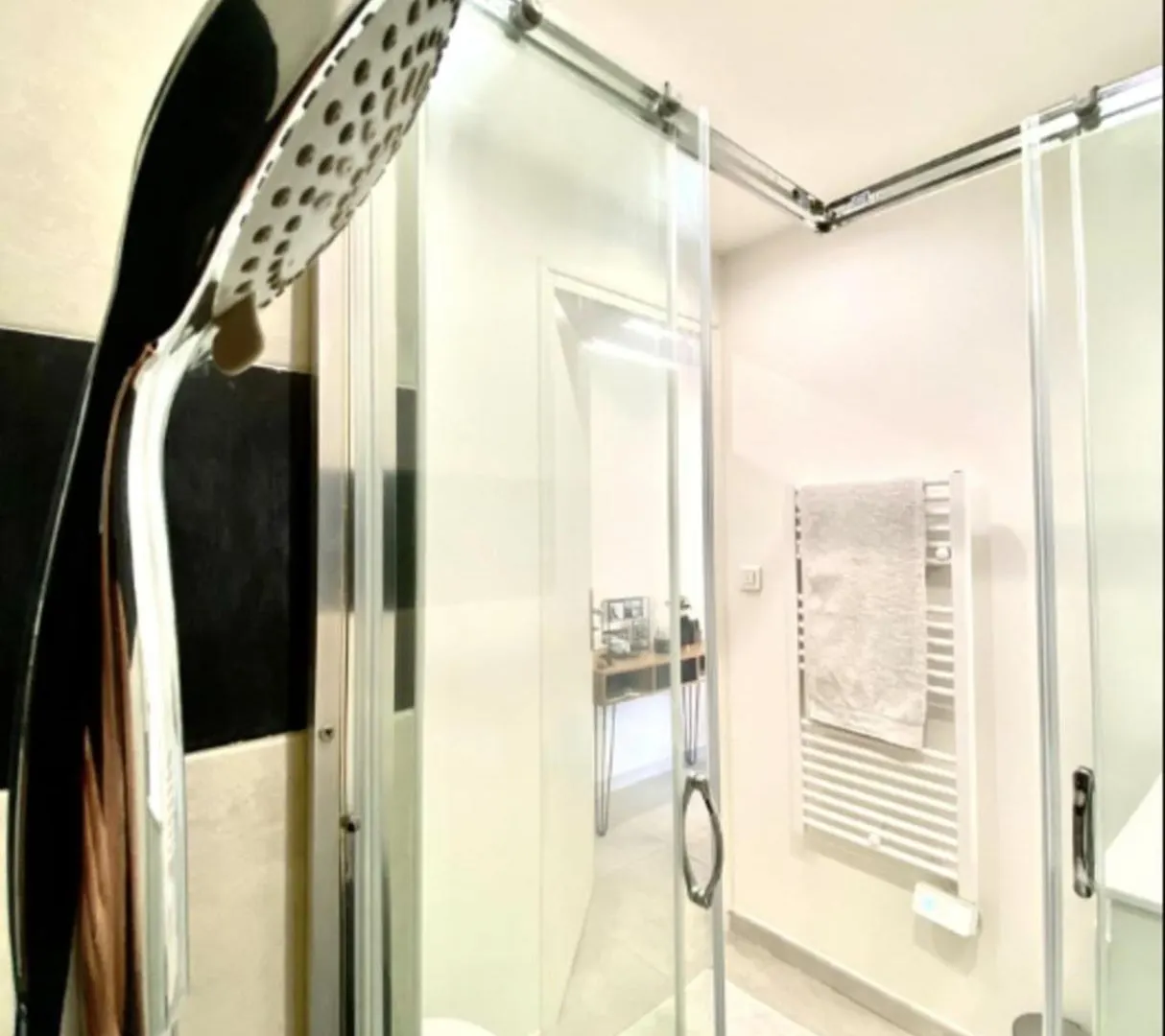 Cocoon In The Centre Of Nice Apartment